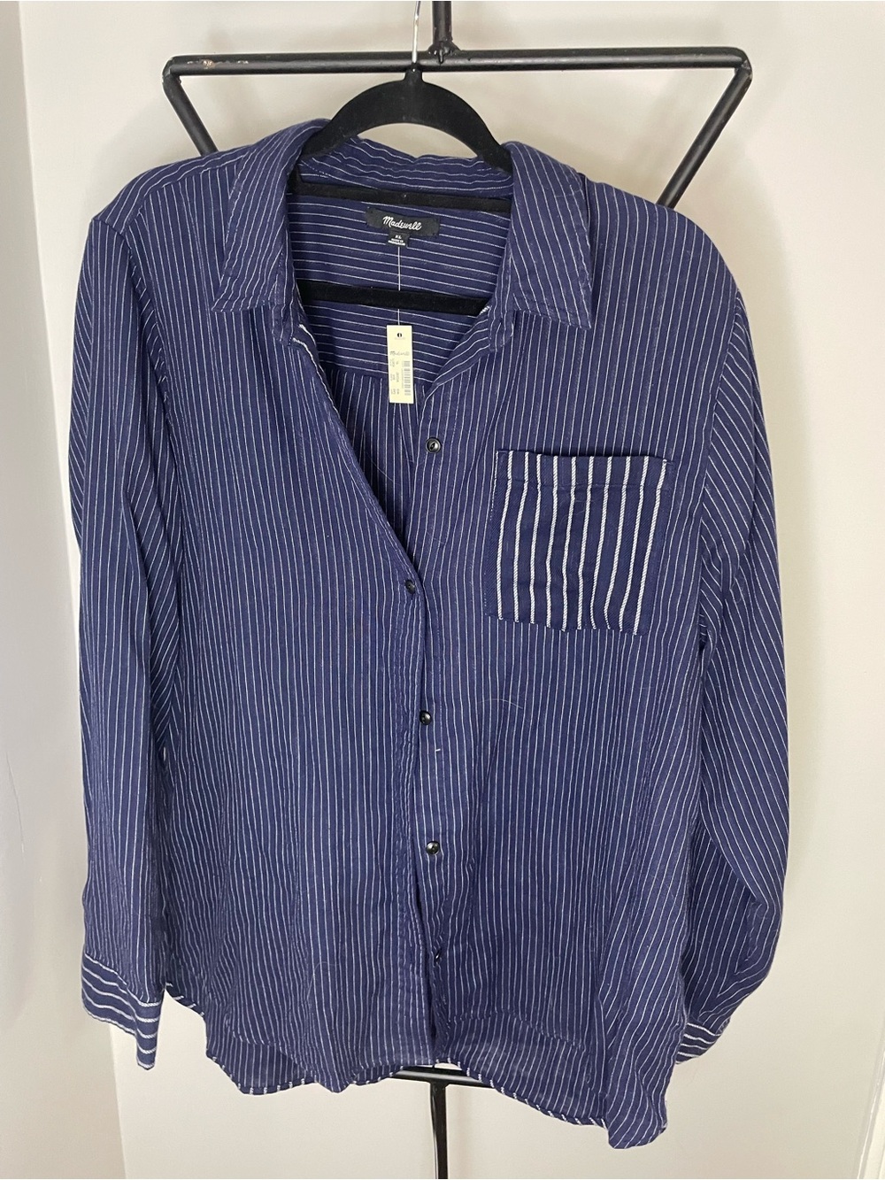 Madewell Navy and White Pinstripe Men's Button-Down Shirt